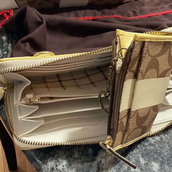 Coach Brown and Cream Tote Bag Set - Picture 6 of 12